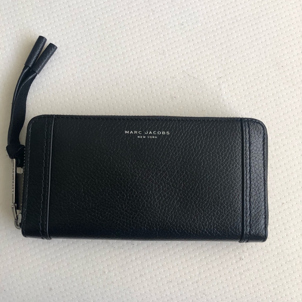 Marc Jacobs Zippy Wallet